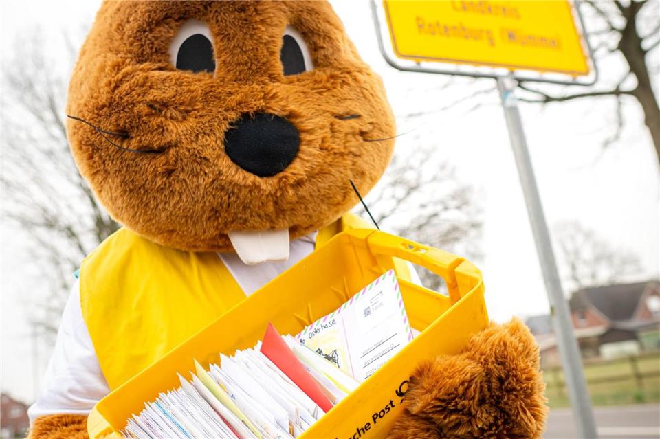 „Hanni Hase“ bekommt auch Post aus dem Ausland.Sina Schuldt/dpa