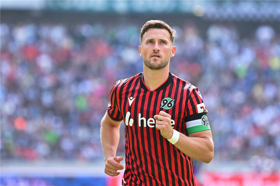 Hannovers Kapitän Enzo Leopold wechselt zu Borussia Mönchengladbach.Swen Pförtner/dpa