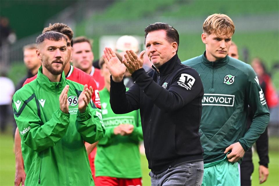 Hannovers Trainer Christian Titz nach dem Pokalspiel gegen SV Hemelingen.Sina Schuldt/dpa