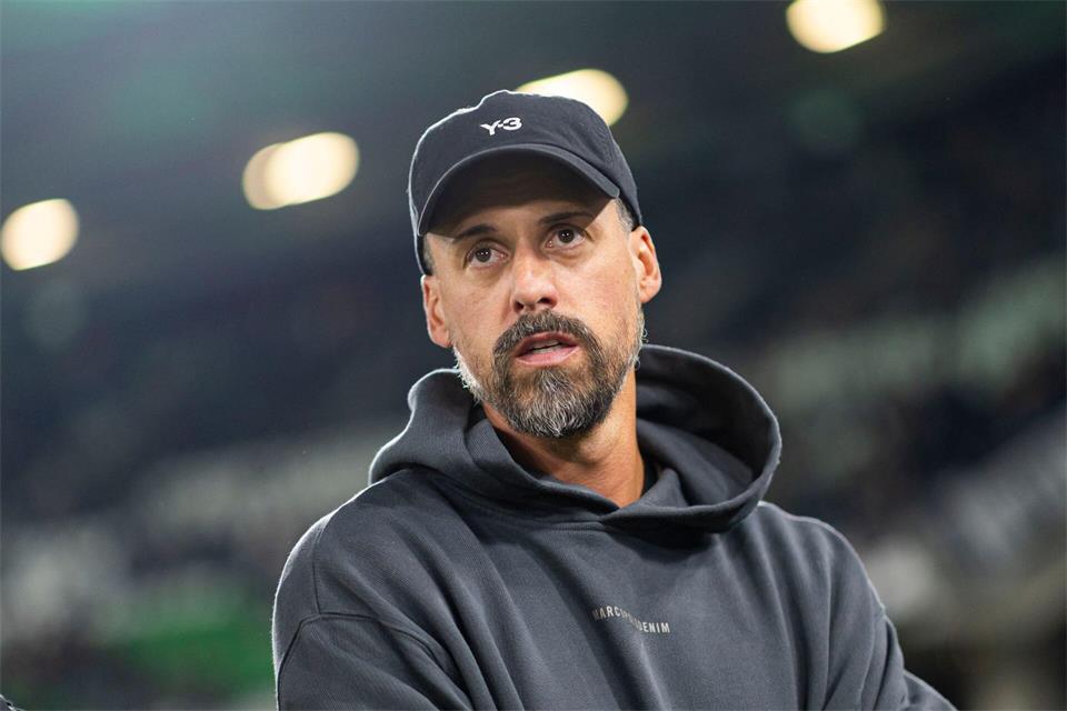 Hannovers neuer Trainer Sandro Wagner bei seinem Heimdebüt.Michael Matthey/dpa