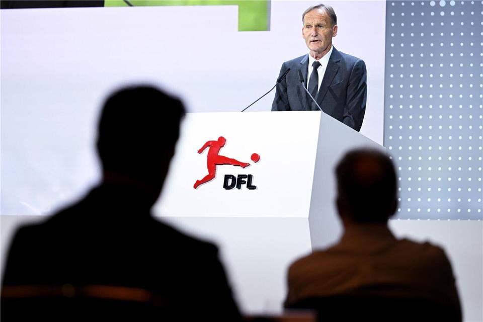 Hans-Joachim Watzke spricht auch über mögliche Spiele im Ausland - und hat eine klare Meinung.Britta Pedersen/dpa