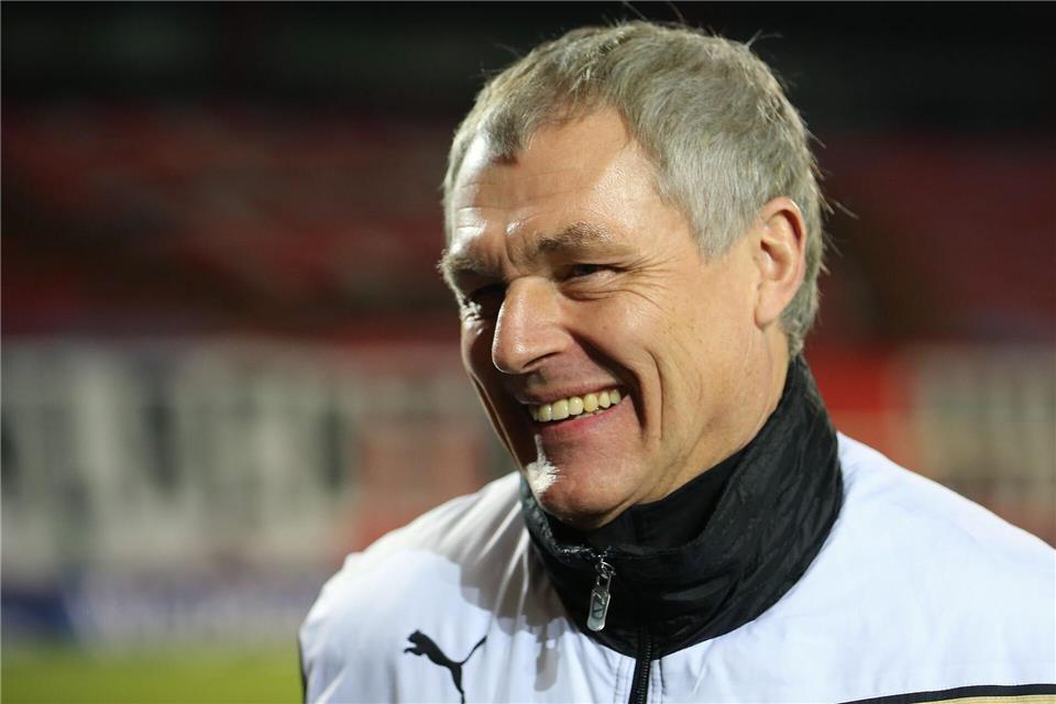 Hans-Jürgen Boysen trägt vorerst die sportliche Verantwortung bei den Kickers Offenbach.picture alliance / dpa