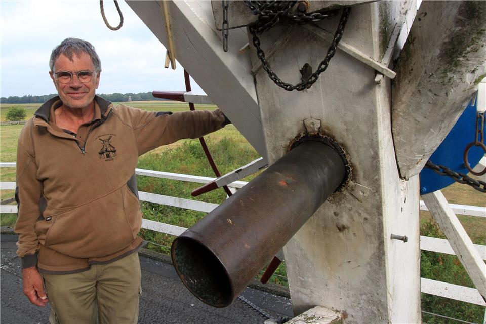 Hans van Kooij ist einer der sechs Freizeitmüller der Olde Mölle in Neede.Bernd F. Meier/dpa-tmn