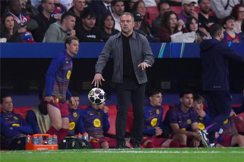 Hansi Flick und der FC Barcelona monieren die Schiedsrichter-Leistungen.Manu Fernandez/AP/dpa