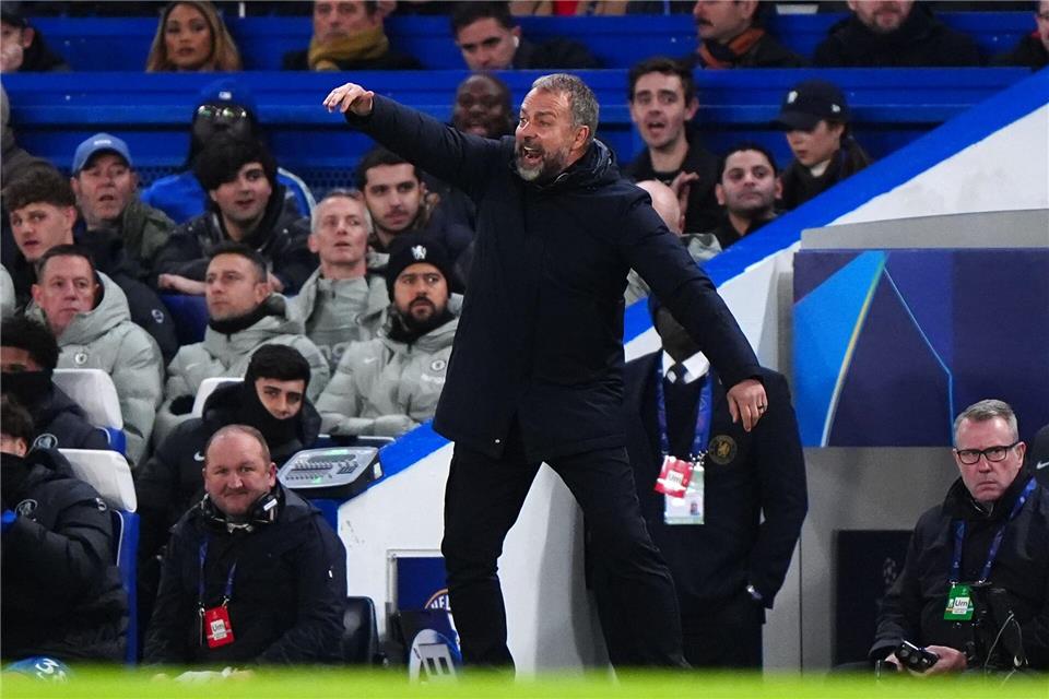 Hansi Flick versicherte nach der Pleite in London, man werde künftig ein verbessertes Barça sehen.Bradley Collyer/PA Wire/dpa