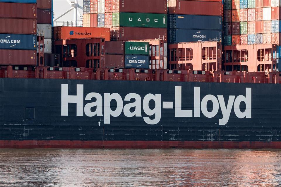 Hapag-Lloyd-Chef Rolf Habben Jansen glaubt trotz des Widerstands der israelischen Regierung weiter an eine Übernahme der dortigen Containerreederei ZIM. (Archivbild)Markus Scholz/dpa