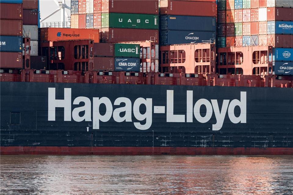 Hapag-Lloyd hat die Jahresprognose erhöht. (Archivbild) Markus Scholz/dpa