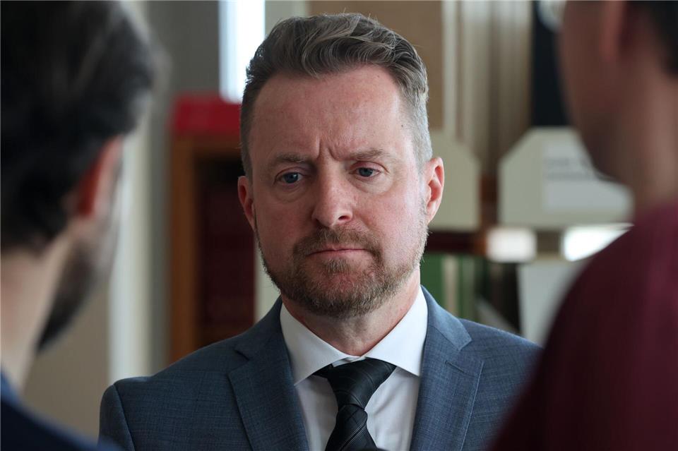 Harald Nowack, Oberstaatsanwalt und Pressesprecher der Staatsanwaltschaft Rostock, unterrichtete die Öffentlichkeit über die Anklage. Bernd Wüstneck/dpa