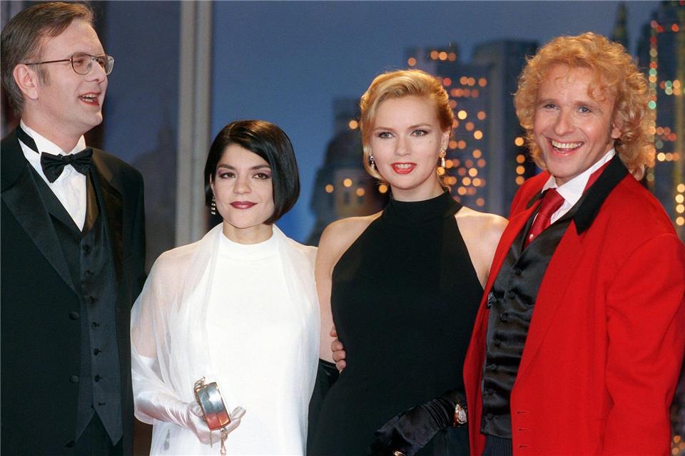 Harald Schmidt, Jasmin Tabatabai, Veronica Ferres und Thomas Gottschalk während der Dreharbeiten zum Film „Late Show“.Roland Scheidemann/dpa
