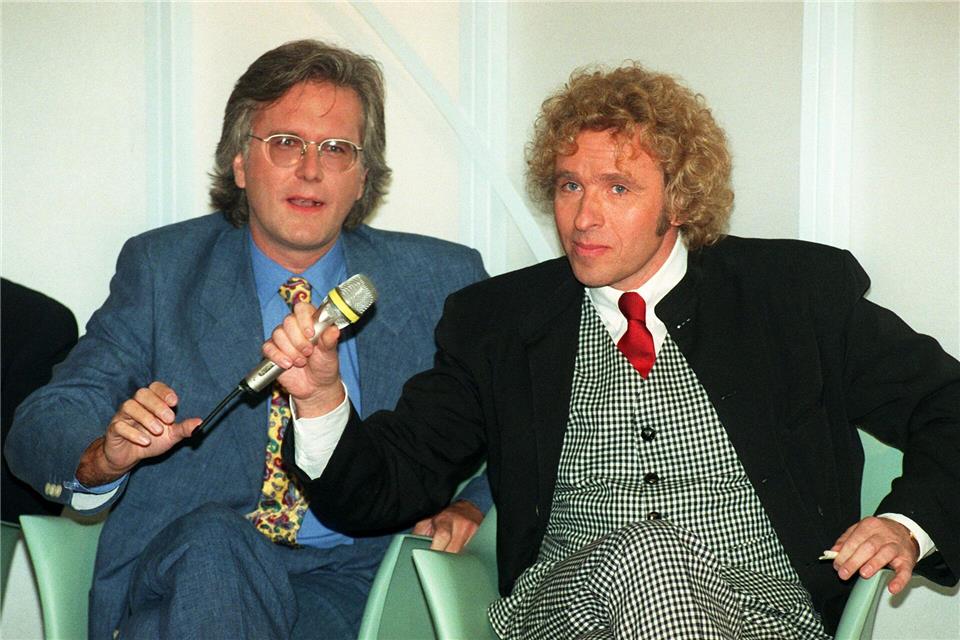 Harald Schmidt und Thomas Gottschalk 1996 bei einer Sat.1-Pressekonferenz.Peter Kneffel/dpa