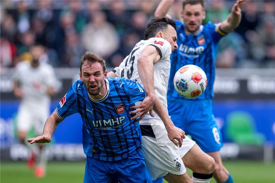 Haris Tabakovic (m) wurde gegen Heidenheim erst spät eingewechselt.David Inderlied/dpa