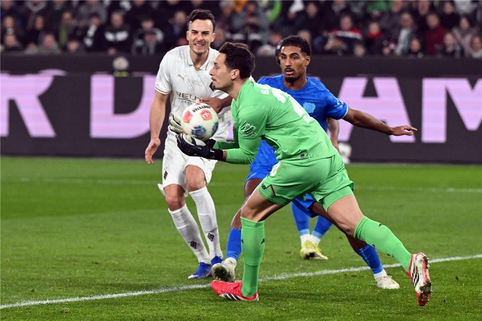 Haris Tabakovic scheiterte mit seinem Schuss zunächst an Keeper Janis Blaswich. Federico Gambarini/dpa