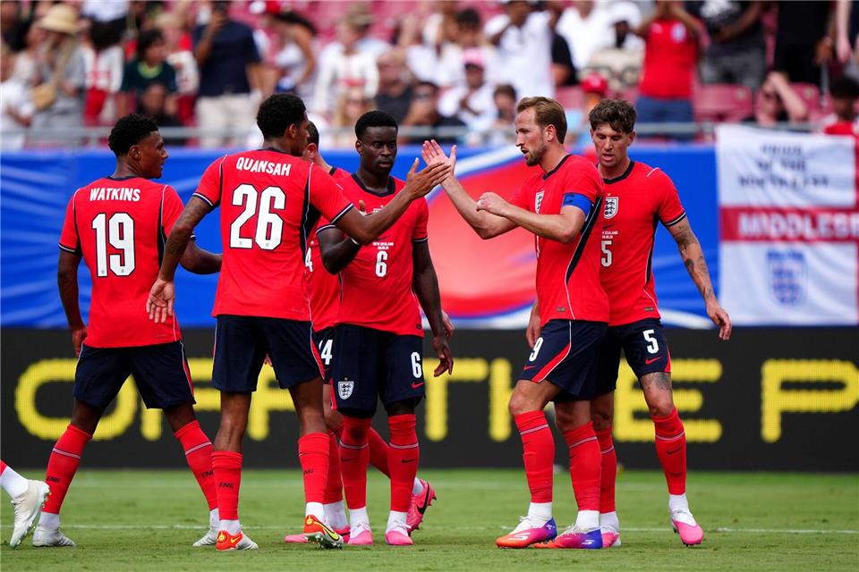Harry Kane (2.v.r.) erzielte den Führungstreffer für England.Bradley Collyer/PA Wire/dpa