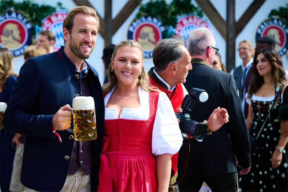 Harry Kane im Käderzelt.  Sven Hoppe/dpa