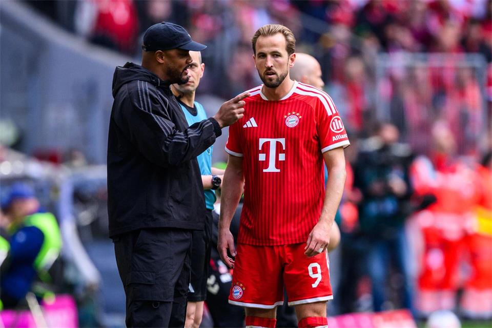 Harry Kane (r) ist „Fußballer des Jahres“, sein Trainer Vincent Kompany wurde ebenfalls gewürdigt. (Archivbild)Tom Weller/dpa