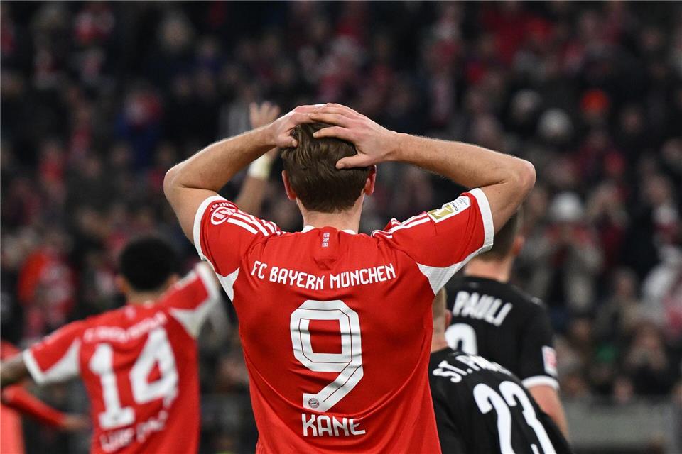 Harry Kane reagiert frustriert nach einer Torchance.Sven Hoppe/dpa