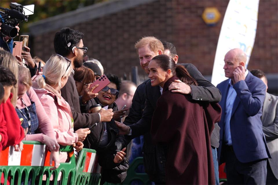 Harry und Meghan sind zurück in der britischen Öffentlichkeit.Joe Giddens/PA Wire/dpa