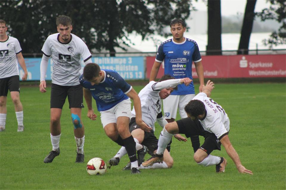 Hart umkämpft war gestern die Partie auf dem Rekener Gevelsberg, wo sich der SC mit 2:0 gegen den TuS Haltern durchsetzte.