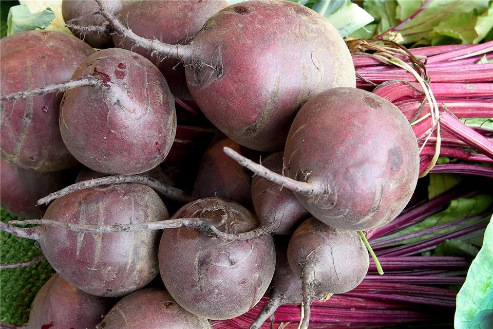 Hat Rote Bete etwas in Fleischerzeugnissen zu suchen? Das muss nun ein Gericht entscheiden. (Illustration)picture alliance / Holger Hollemann/dpa