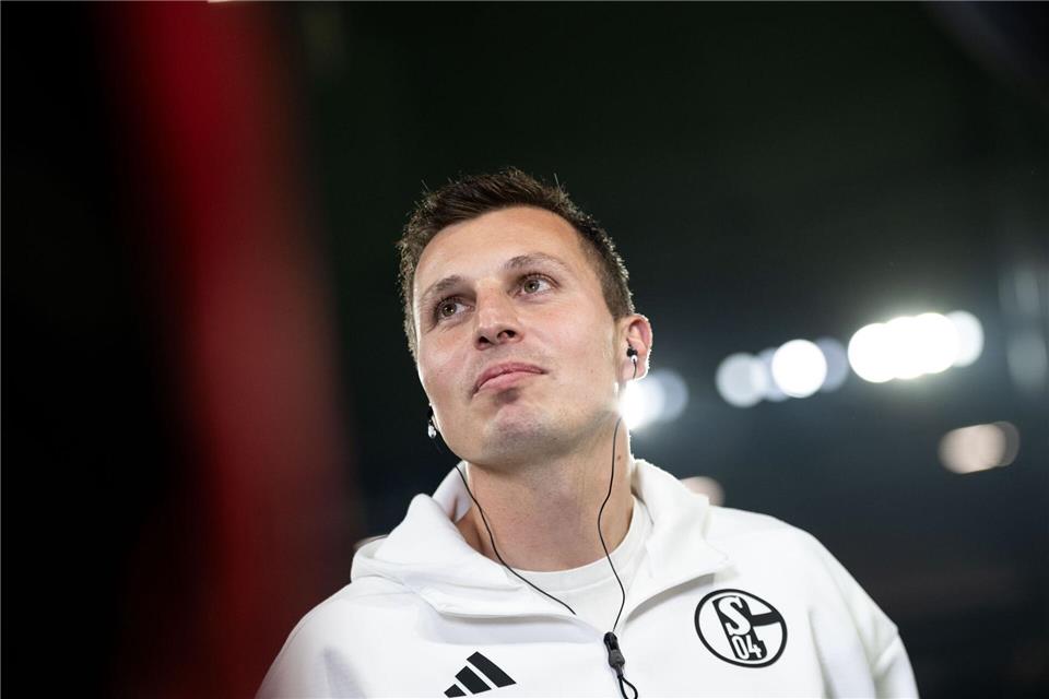 Erst sprechen die Töchter: Van Wonderen übernimmt Schalke Hat aus Sicht von Kapitän Kenan Karaman eine gute Basis gelegt: Interimscoach Jakob Fimpel.Fabian Strauch/dpa