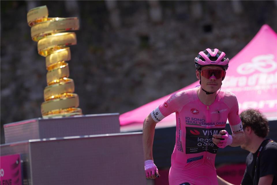 Hat die Giro-Trophäe fest im Blick: Jonas Vingegaard. (Archivbild)Spada/LaPresse/AP/dpa