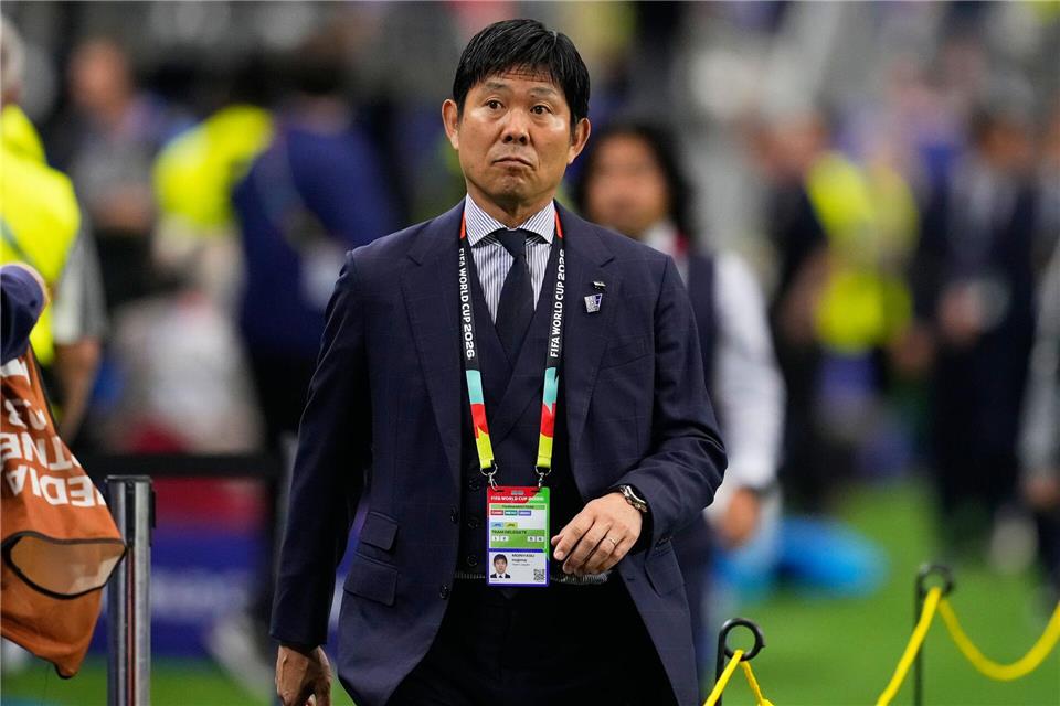 Hat großen Respekt, aber keine Angst vor Brasilien: Trainer Hajime Moriyasu Tony Gutierrez/AP/dpa