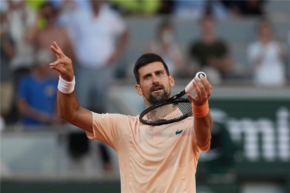 Hat in Paris sichtlich gute Laune: Novak Djokovic.Thibault Camus/AP/dpa