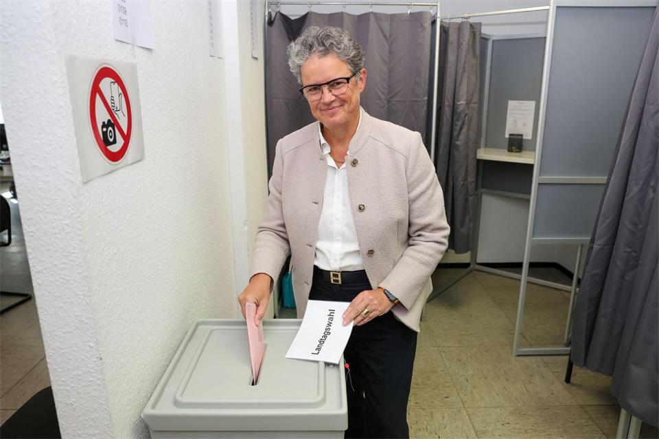 Hat schon gewählt: FDP-Spitzenkandidatin Lydia Hüskens Peter Gercke/dpa
