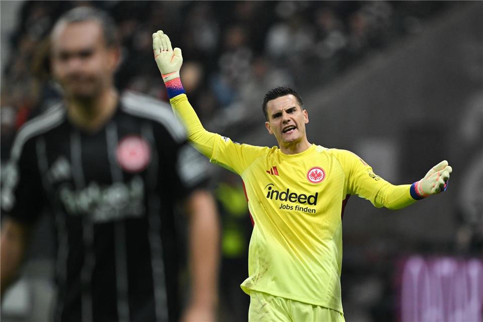 Hat seinen Platz im Tor von Eintracht Frankfurt verloren: Michael Zetterer. (Archivbild) Arne Dedert/dpa