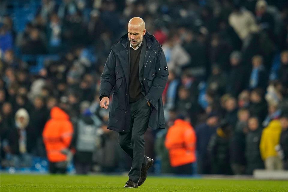 Hat sich gegen Bayer Leverkusen verzockt: Manchester Citys Cheftrainer Pep Guardiola. Dave Thompson/AP/dpa