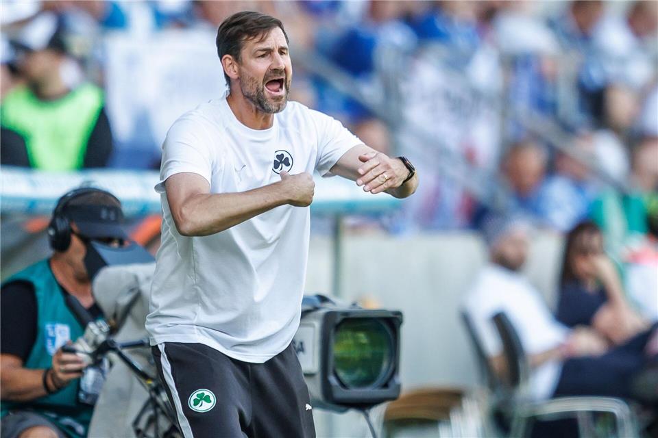 Hat viel Spektakel gesehen in den Spielen seiner Fürther: Trainer Thomas Kleine.Andreas Gora/dpa