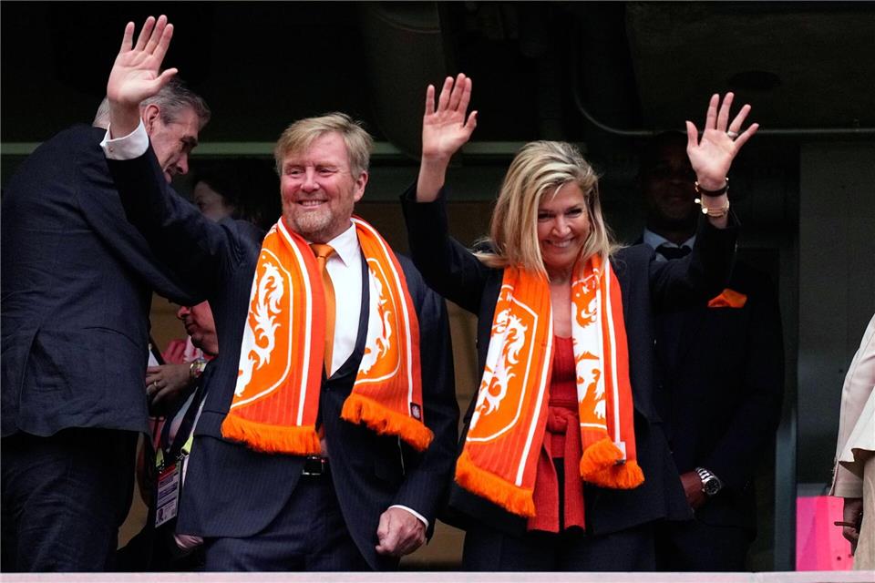 Hatte Grund zur Freude: Das niederländische Königspaar im Stadion in Houston.Ashley Landis/AP/dpa