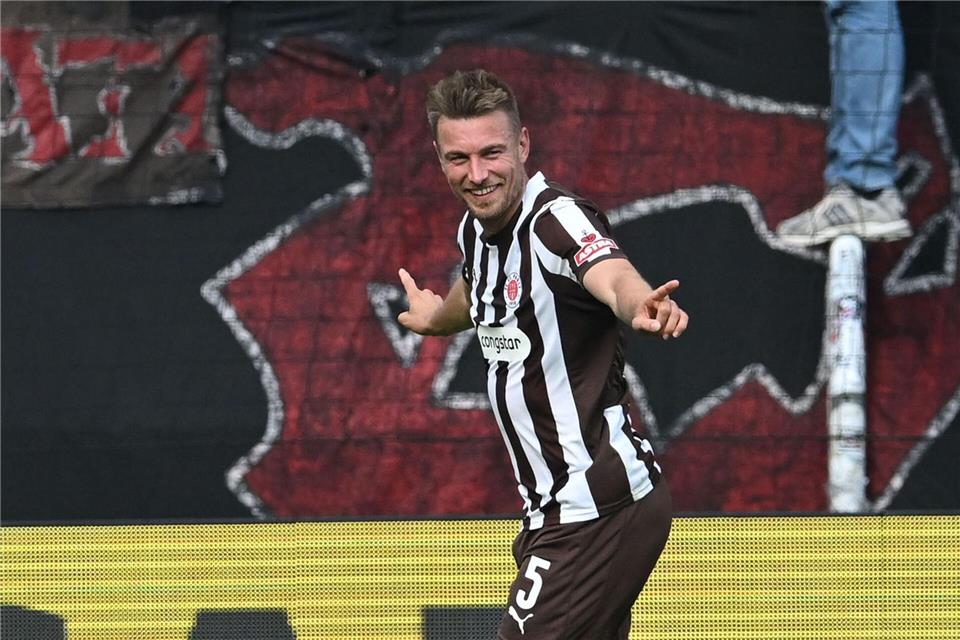 Hauke Wahl steht vor der Rückkehr in die Startelf des FC St. Pauli. (Archivbild)Carmen Jaspersen/dpa