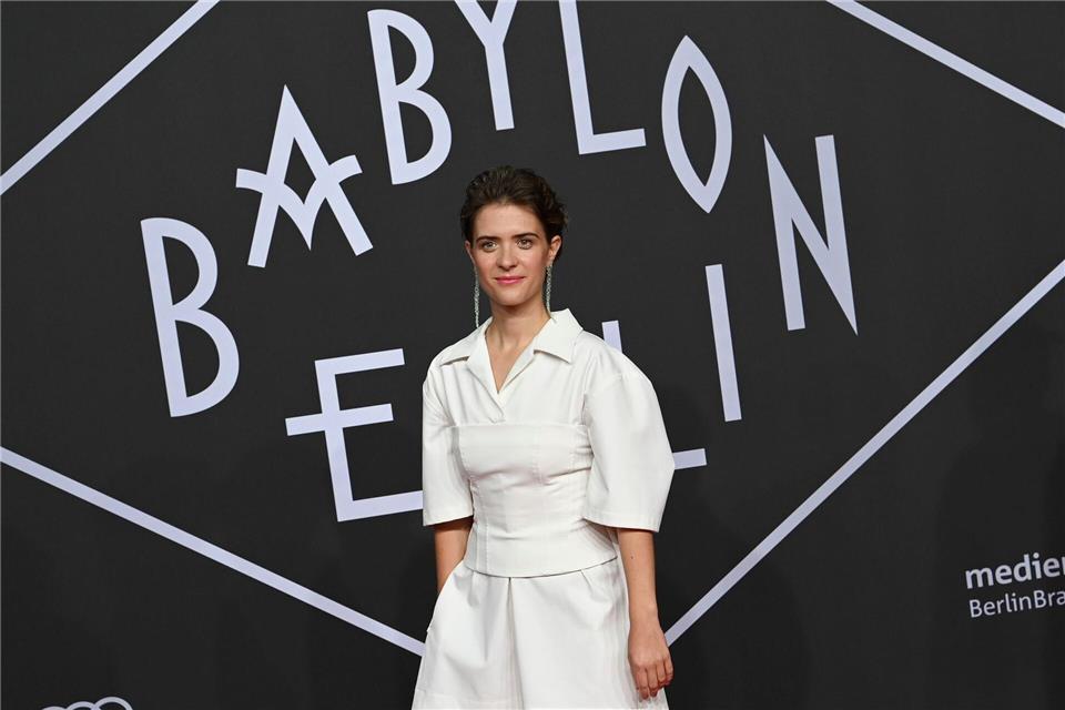 Hauptdarstellerin Liv Lisa Fries ist ab 10. September in der letzten Staffel von „Babylon Berlin“ zu sehen. (Archivbild)Jens Kalaene/dpa