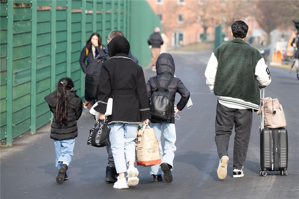 Hauptgrund für die Zuwanderung bleibt OECD-laut Bericht die Zusammenführung von Familien. (Symbolbild)Boris Roessler/dpa