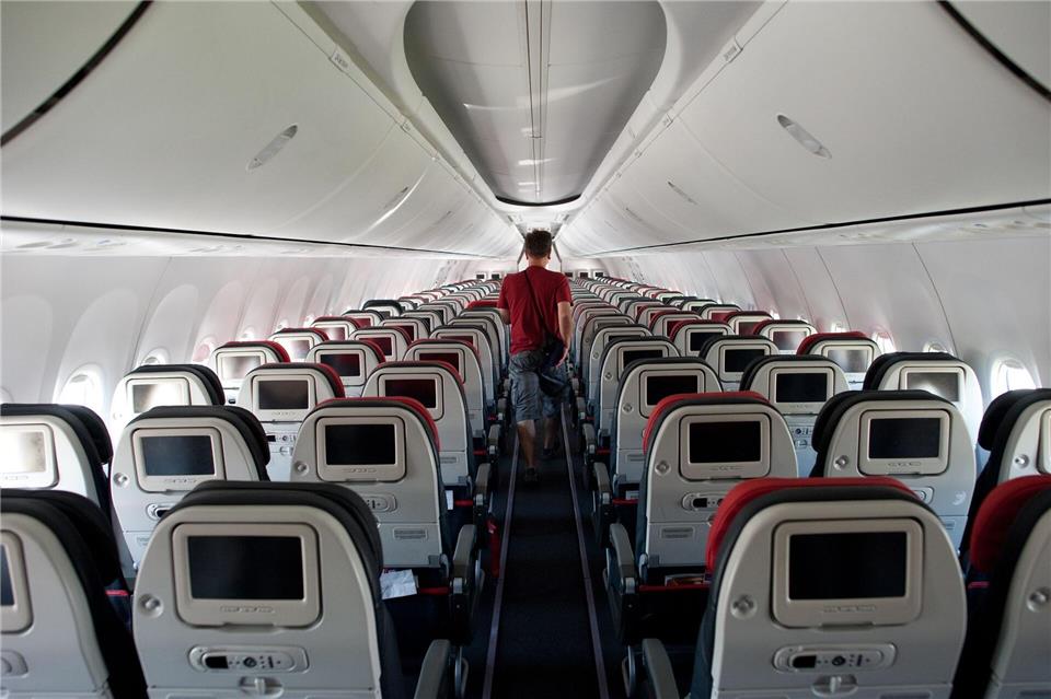 Hauptsache nicht nackt: Aufgrund des Outfits darf niemand des Flugzeugs verwiesen werden.picture alliance/dpa/dpa-tmn