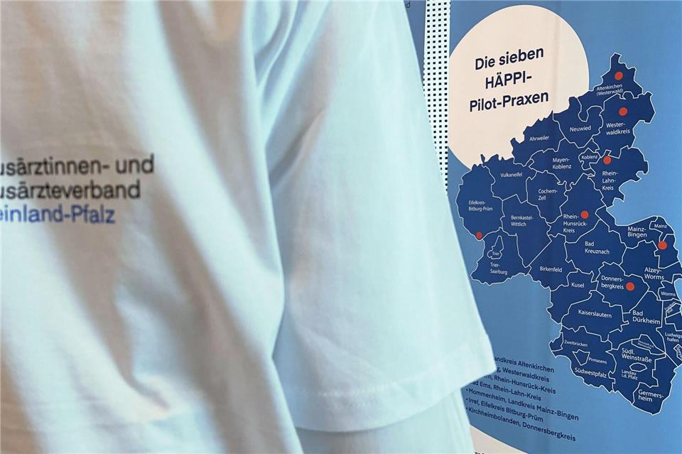 Hausärztinnen und Hausärzte sollen von digitalen Helfern und Fachpersonal entlastet werden.Alina Grünky/dpa