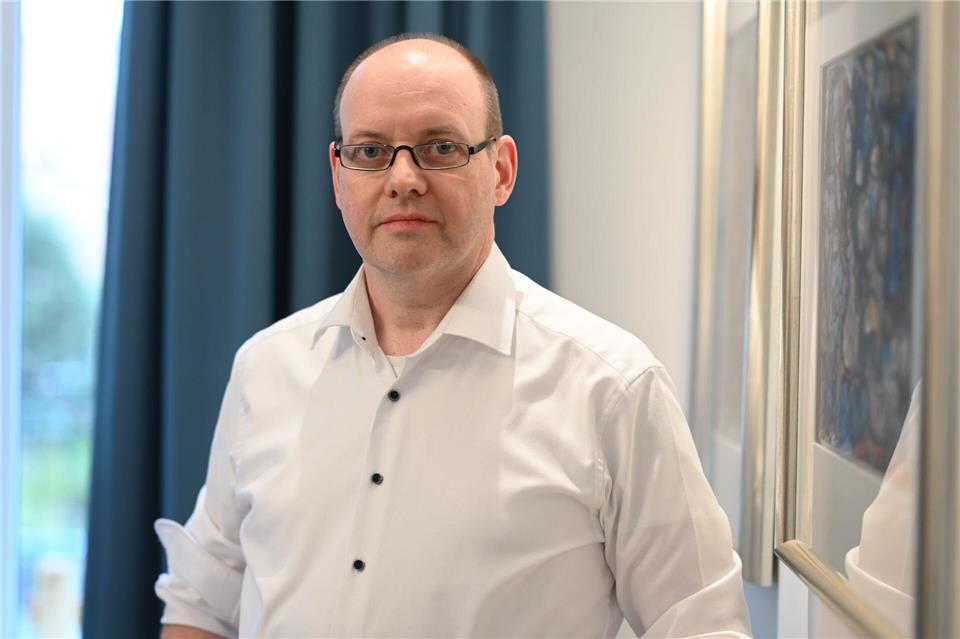 Hautarzt Bernd Brinker wünscht sich Entlastung durch mehr Mediziner.Lars Penning/dpa