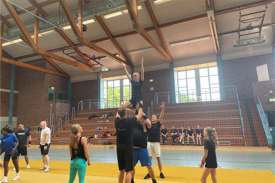 Hebefiguren waren Bestandteil des Tanzworkshops.