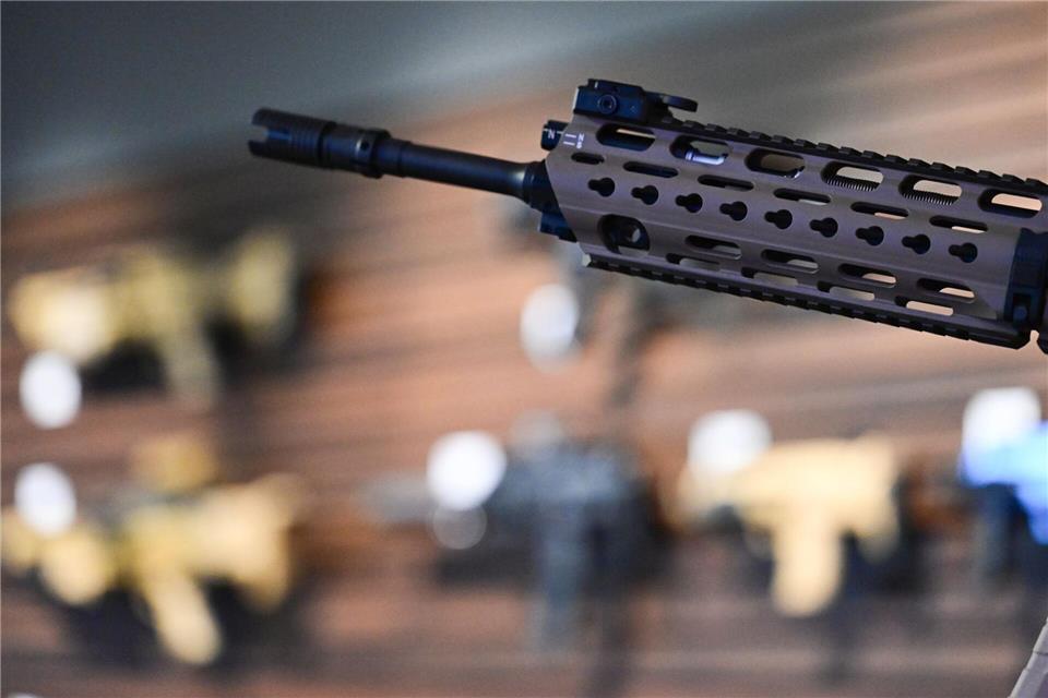 Heckler & Koch verkauft aktuell deutlich mehr Waffen. (Archivbild)Bernd Weißbrod/dpa