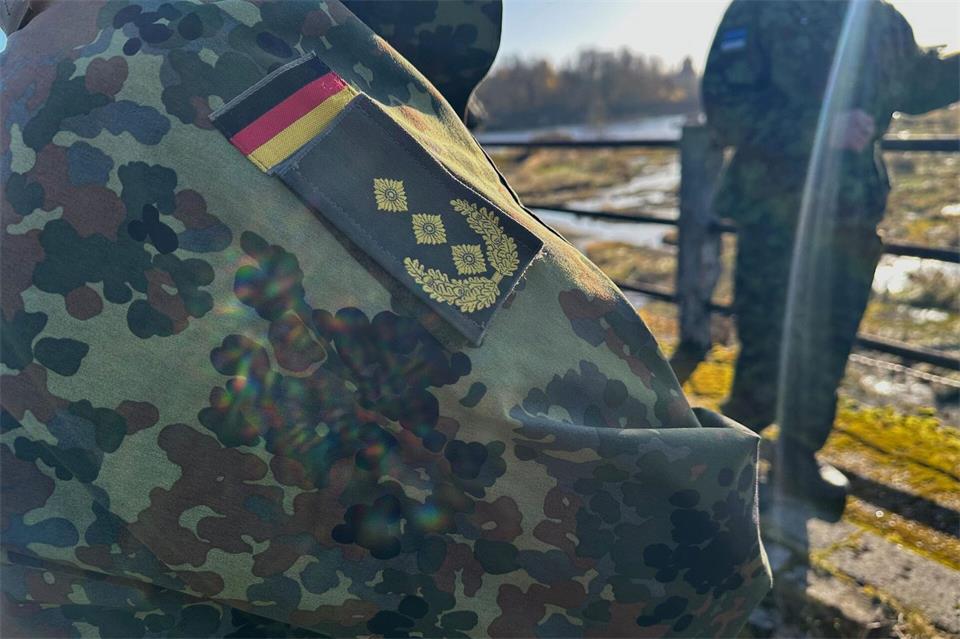 Heeresinspekteur Freuding besucht auch die estnische Grenzstadt Narva.Carsten Hoffmann/dpa