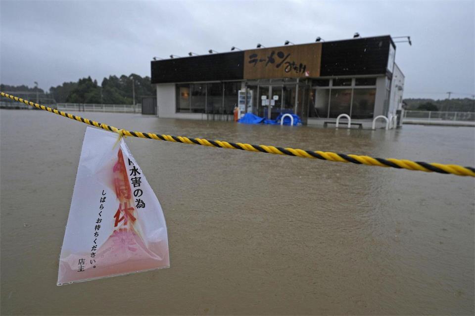 Heftige Niederschläge sorgen in Japan seit Wochen für Schlagzeilen.  -/kyodo/dpa