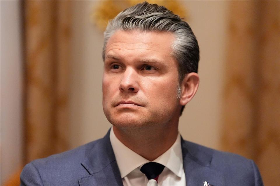 Hegseth: 14 Tote bei drei US-Angriffen im Pazifik Hegseth nennt sich seit längerer Zeit Kriegsminister. (Archivbild)Alex Brandon/AP/dpa