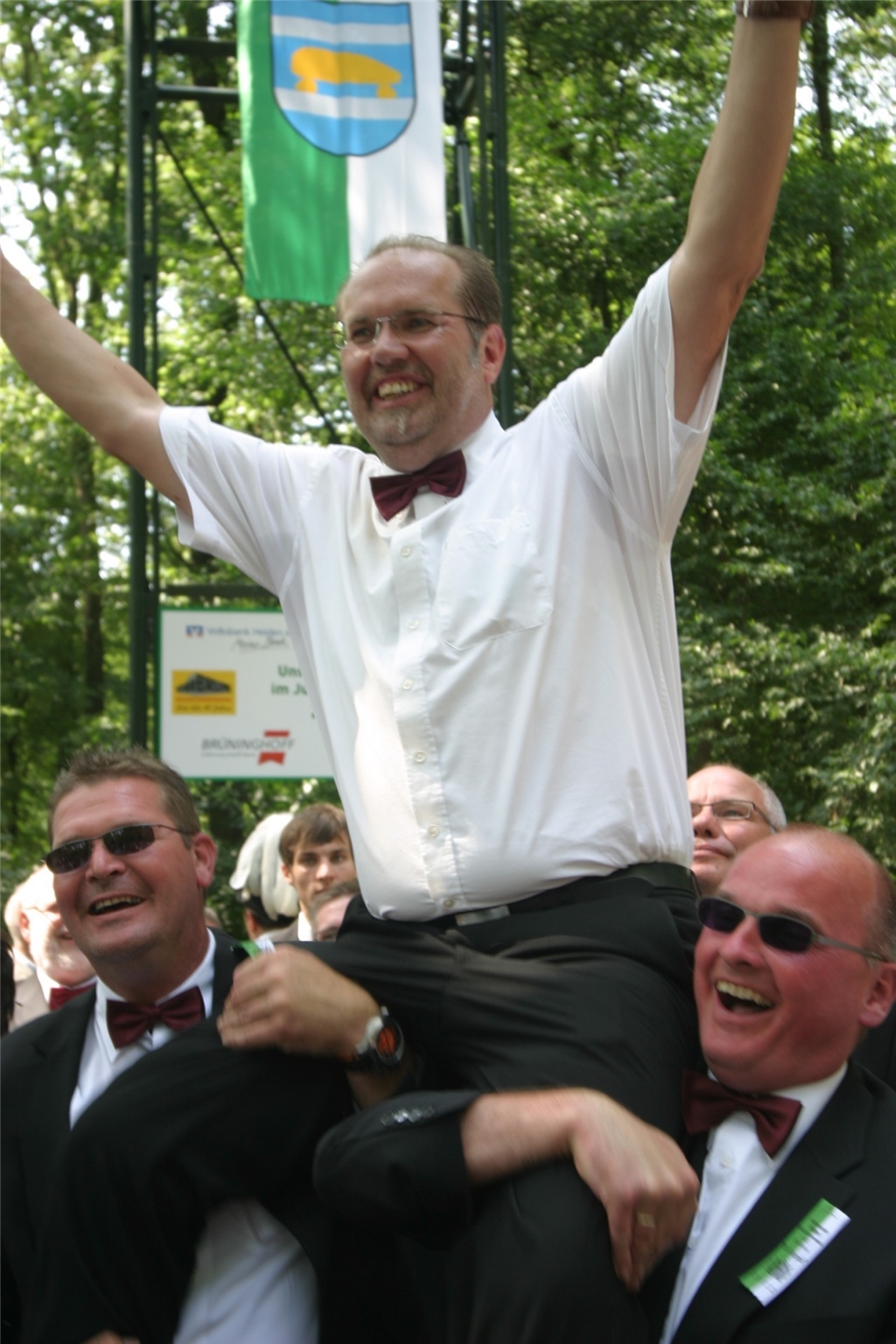 Heiden hat einen neuen Schützenkönig: Norbert Pöppelmann machte mit dem 269. Schuss alles klar.
