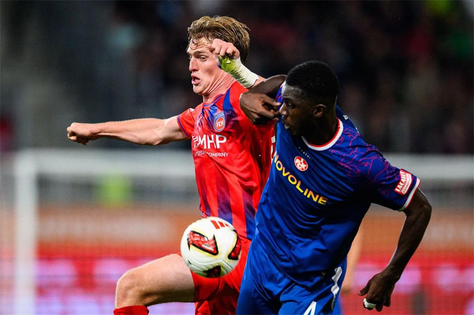 Heidenheim und Kaiserslautern lieferten sich ein umkämpftes Duell.Tom Weller/dpa