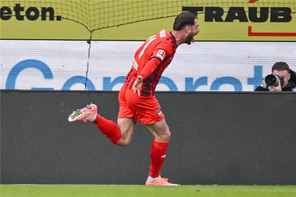 Heidenheims Angreifer Budu Siwsiwadse will auch in Leverkusen jubeln.Harry Langer/dpa