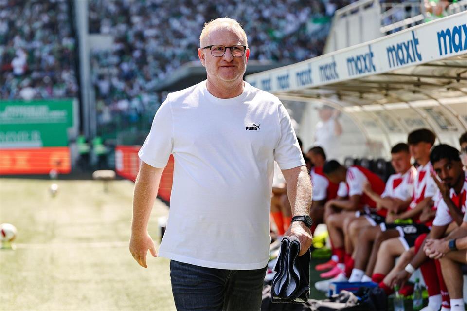 Heiko Vogel sieht den DFB-Pokal als „willkommene Abwechslung“. (Archivbild)Daniel Löb/dpa