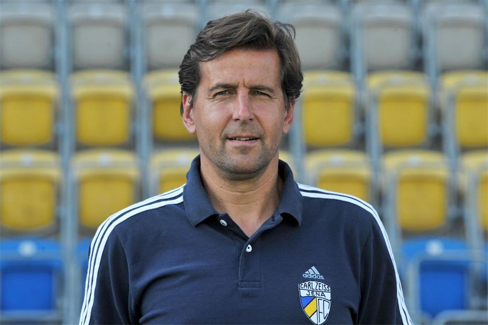 Heiko Weber war Spieler und Trainer in Jena. Nun ist er nach schwerer Krankheit gestorben. (Archivbild)picture alliance / ZB