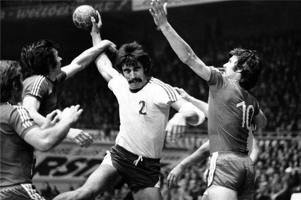 Heiner Brand gewann als VfL-Spieler sechsmal die deutsche Meisterschaft. (Archivbild)picture alliance / dpa