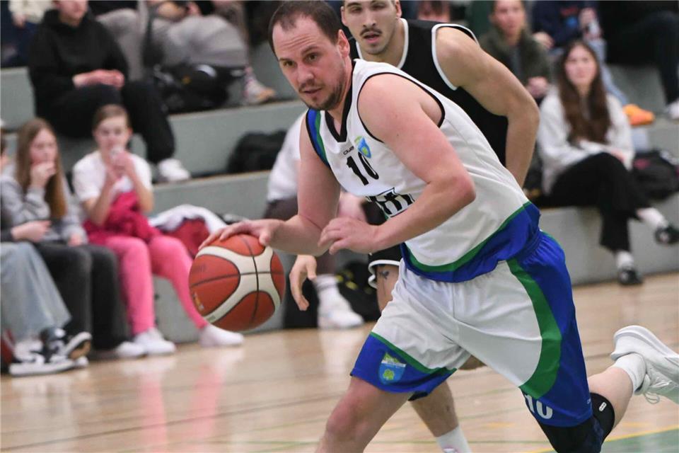 Basketball: Heimspiele in Borken und Erle Heiner Holtkamp soll auch gegen Bielefeld wieder punkten.